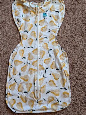 Love to Dream swaddle sleep sack pears size small